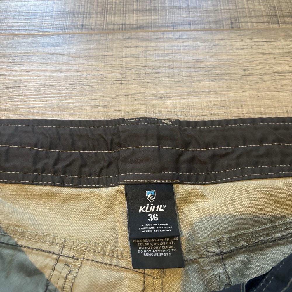 Kuhl Men's Vintage Patina Dye Hiking Shorts Zip Cargo Pockets Size 36 Olive - Picture 3 of 9